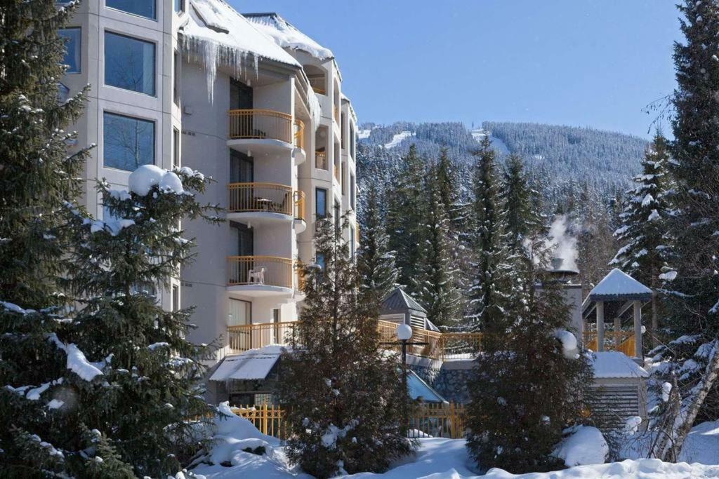 The Modern Whistler Apartment - Ski-In Ski-Out Eksteriør bilde